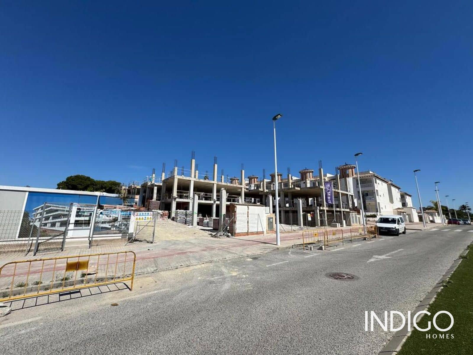 2 bedroom Flat for sale in La Marina with pool garage - € 246,000 (Ref: 9523762)