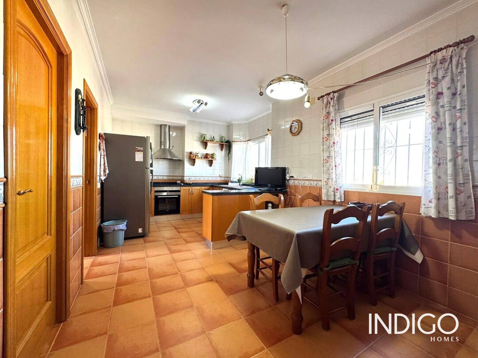 5 soveværelse Villa til salg i Muchamiel / Mutxamel med swimmingpool garage - € 520.000 (Ref: 9583173)