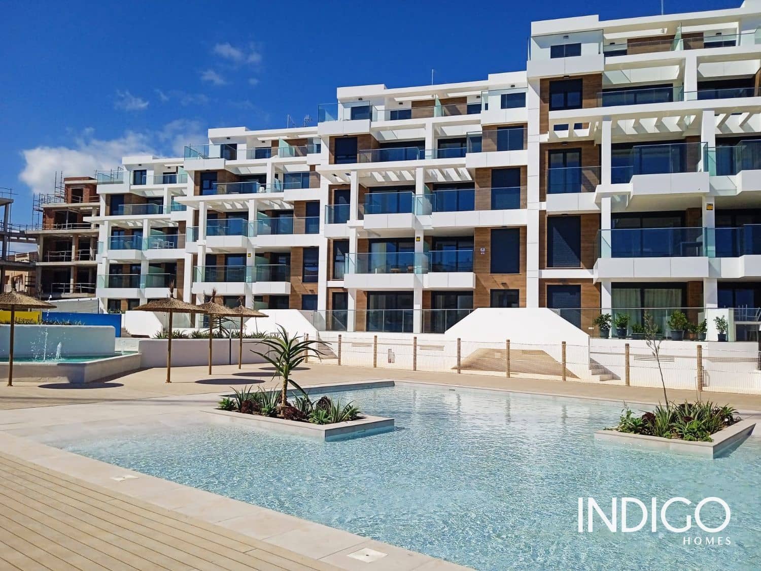 2 bedroom Flat for sale in Denia with pool garage - € 355,000 (Ref: 9614580)