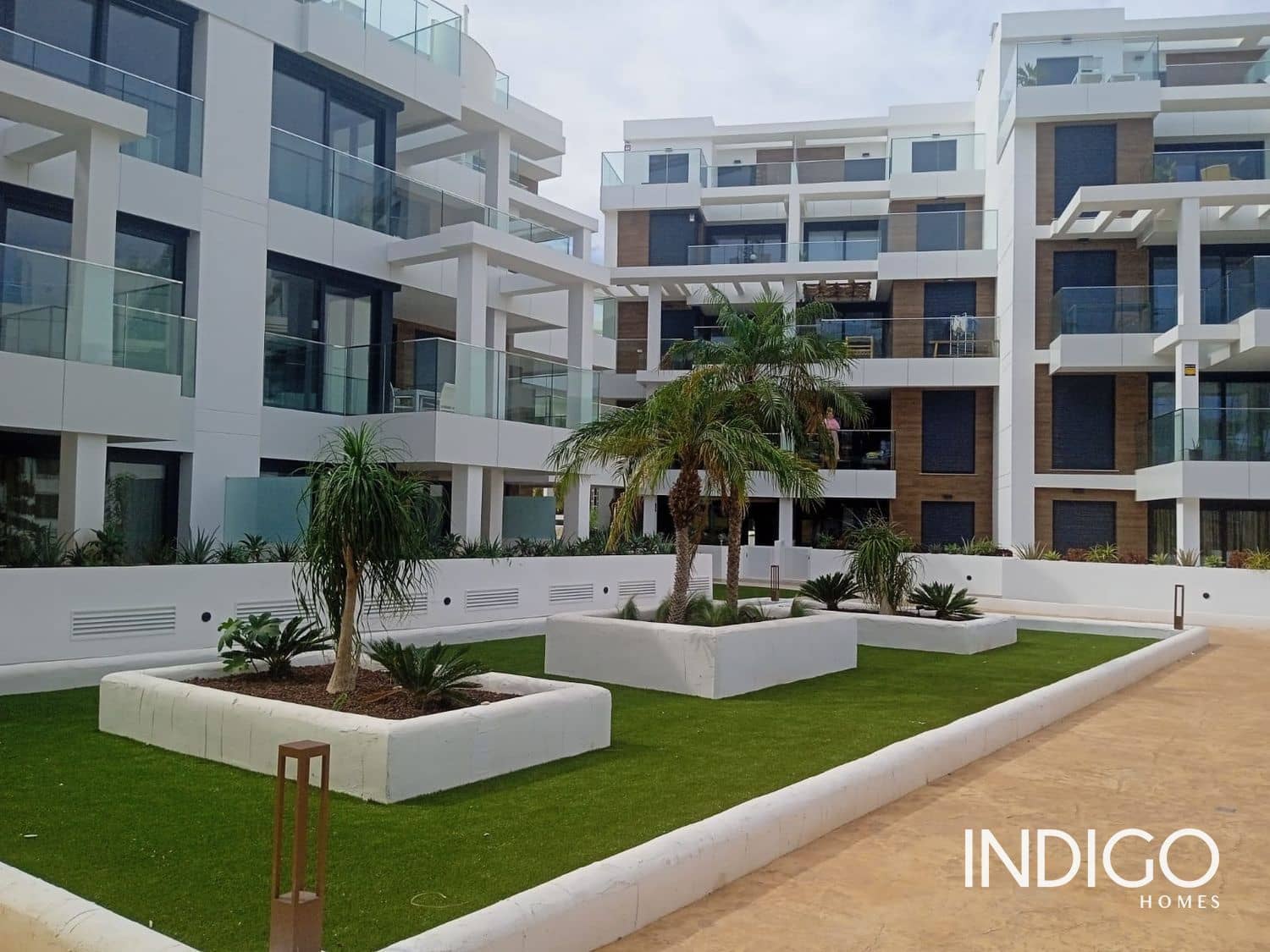 2 bedroom Flat for sale in Denia with pool garage - € 355,000 (Ref: 9614580)