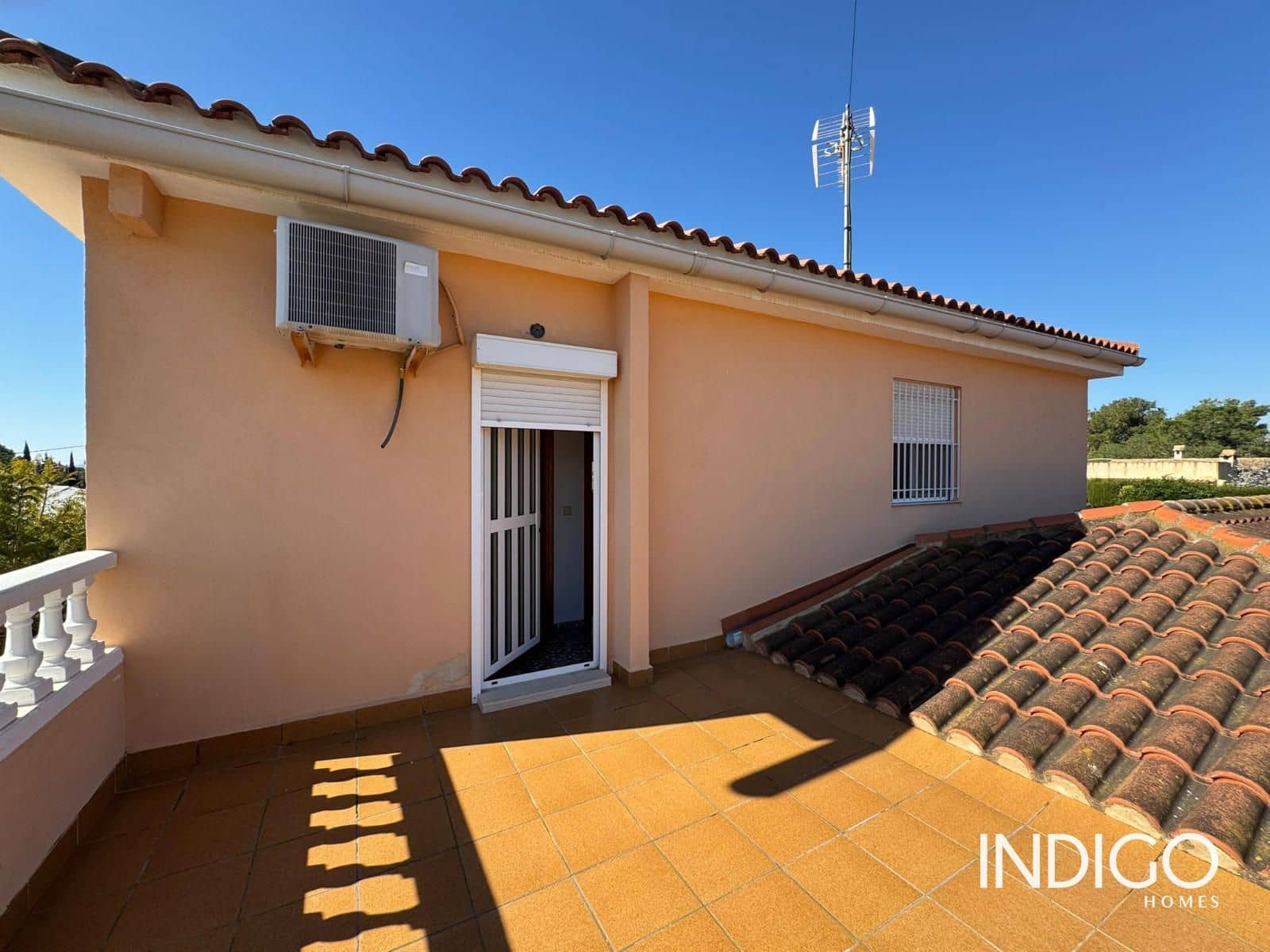 6 bedroom Villa for sale in San Vicente / Sant Vicent del Raspeig with pool garage - € 450,000 (Ref: 9707955)