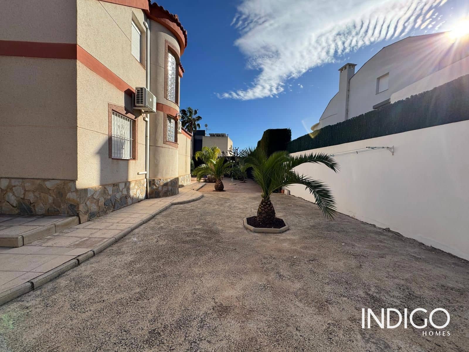 5 chambre Villa/Maison à vendre à Muchamiel / Mutxamel avec piscine garage - 520 000 € (Ref: 9716749)