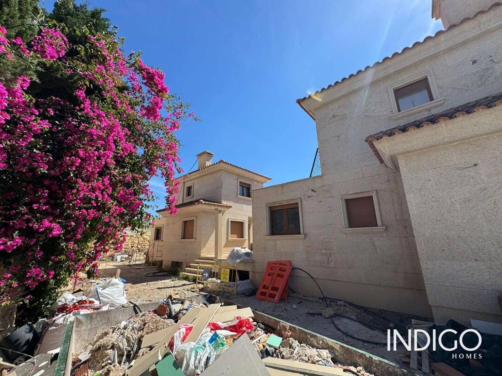 4 bedroom Villa for sale in Venta Lanuza with pool garage - € 865,000 (Ref: 9832309)