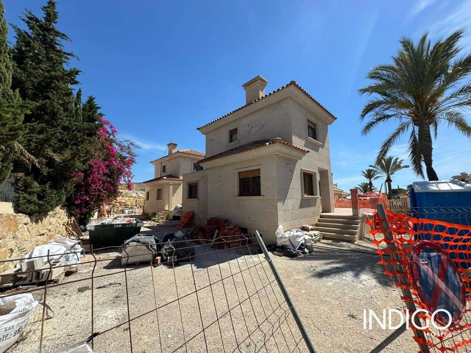 4 bedroom Villa for sale in Venta Lanuza with pool garage - € 865,000 (Ref: 9832309)