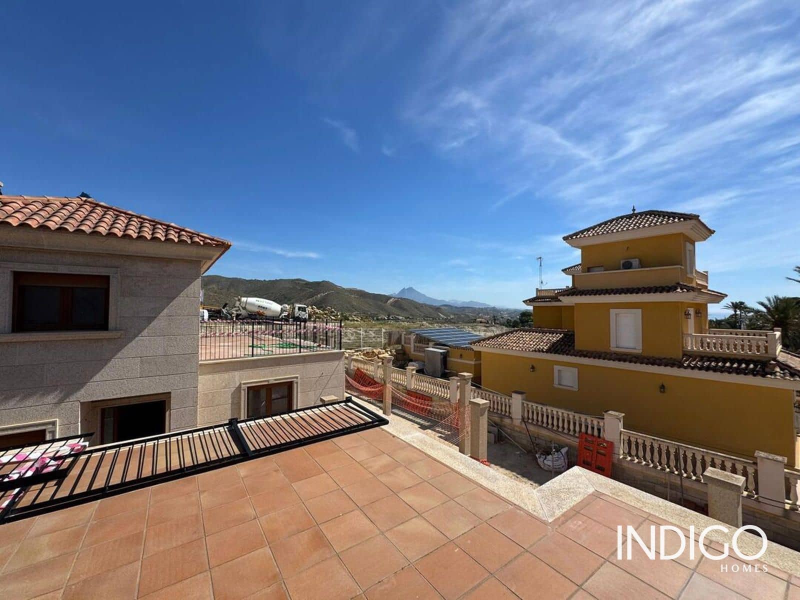 4 bedroom Villa for sale in Venta Lanuza with pool garage - € 865,000 (Ref: 9832309)