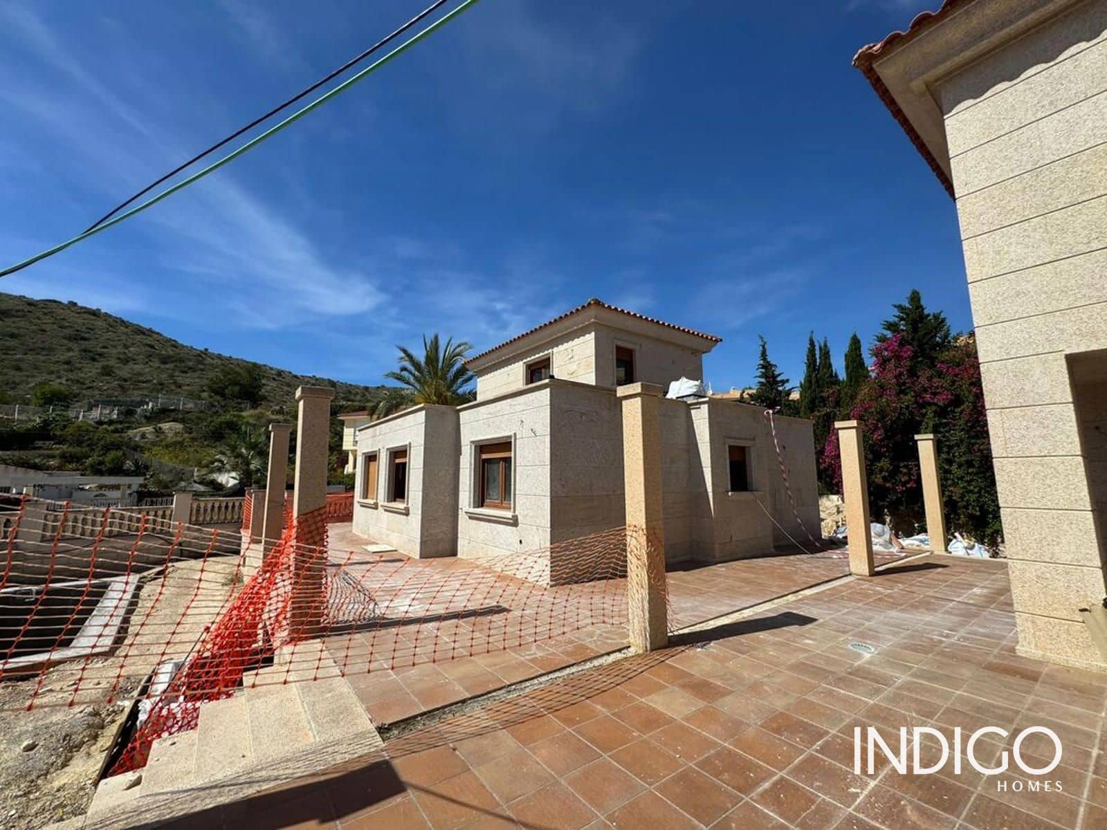 4 bedroom Villa for sale in Venta Lanuza with pool garage - € 865,000 (Ref: 9832309)