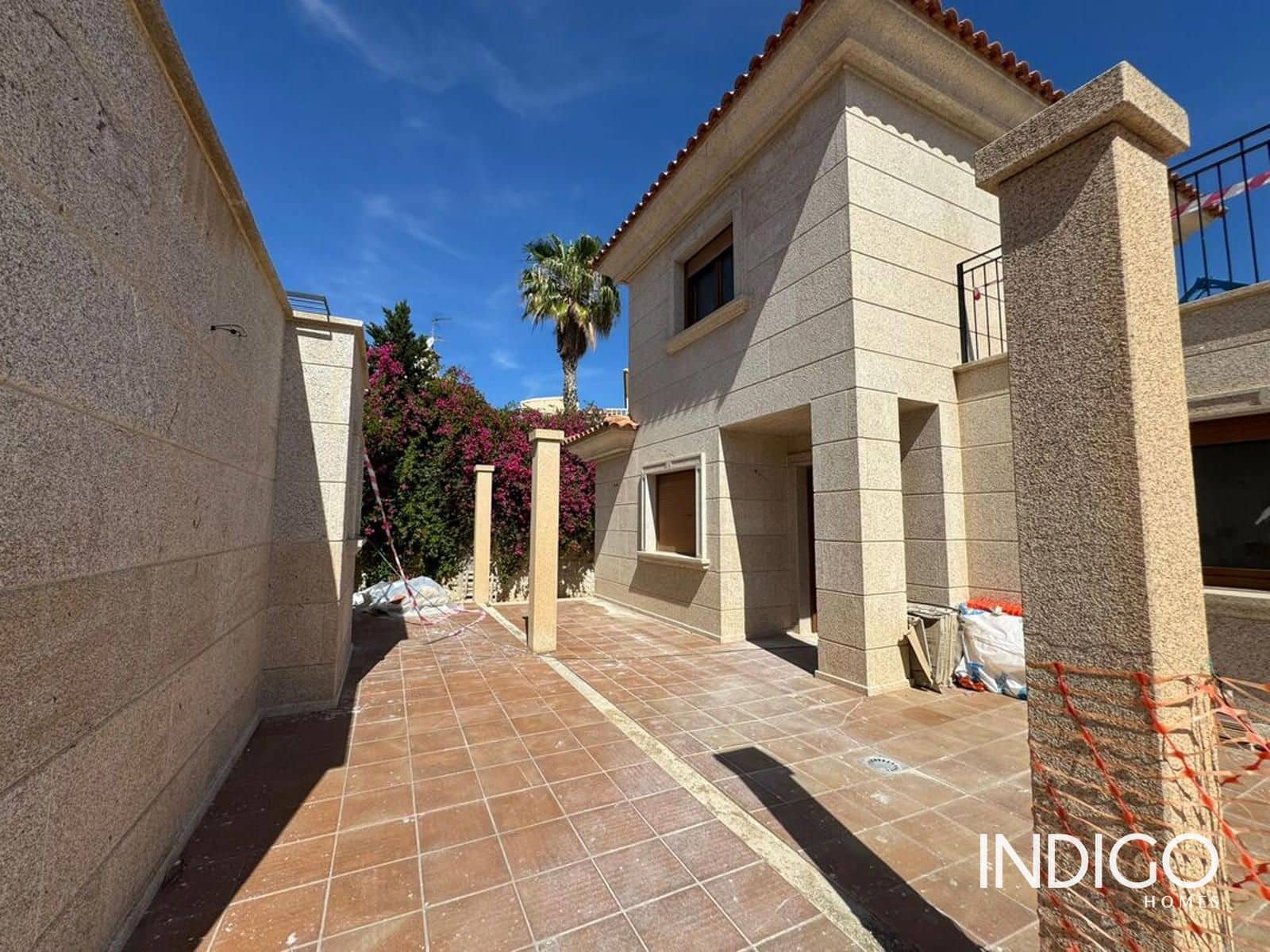 4 bedroom Villa for sale in Venta Lanuza with pool garage - € 865,000 (Ref: 9832309)