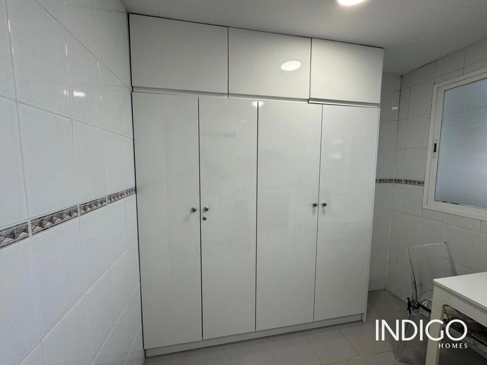 Appartement de 2 chambres à louer à Playa de San Juan avec piscine garage - 1 300 € (Ref: 9928636)