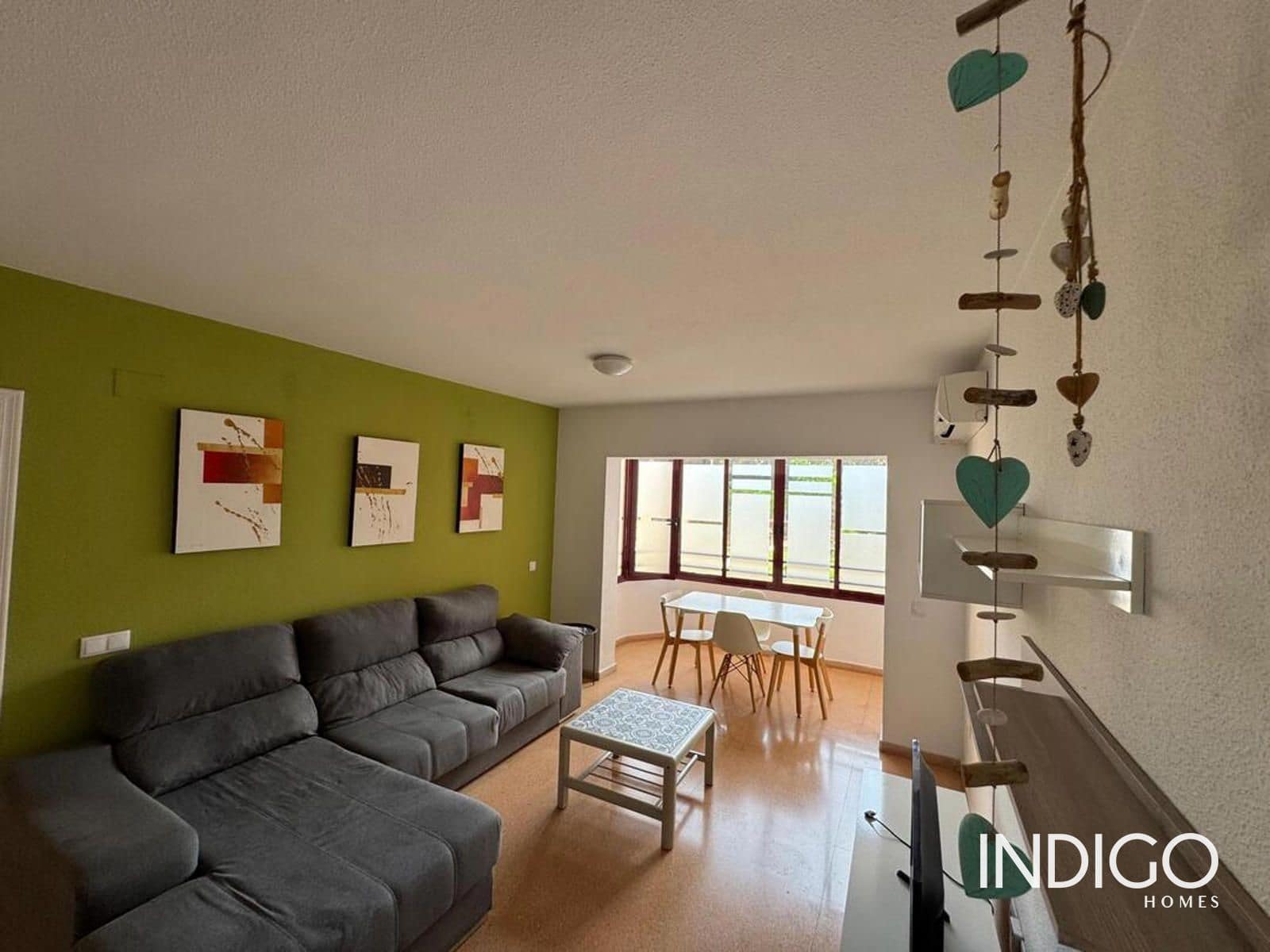 Appartement de 2 chambres à louer à Playa de San Juan avec piscine garage - 1 300 € (Ref: 9928636)