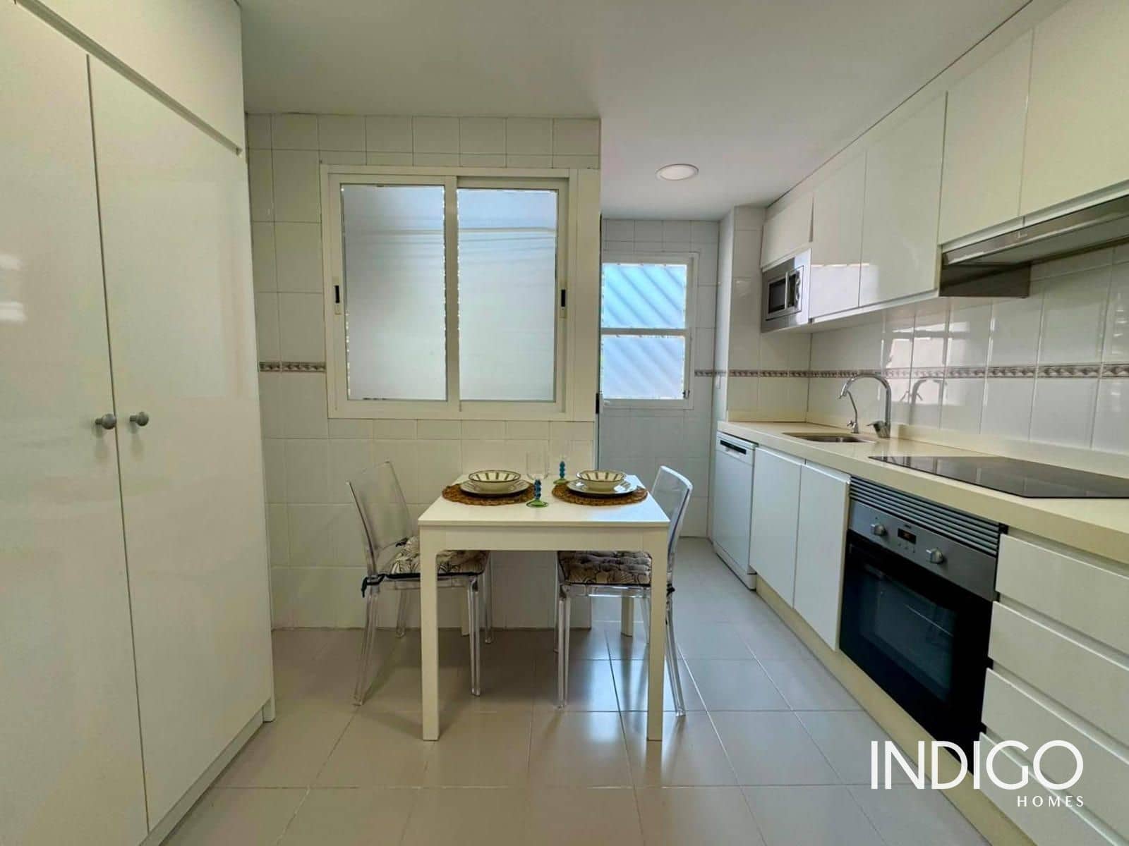 2 bedroom Flat for sale in Playa de San Juan with pool garage - € 315,000 (Ref: 9968915)