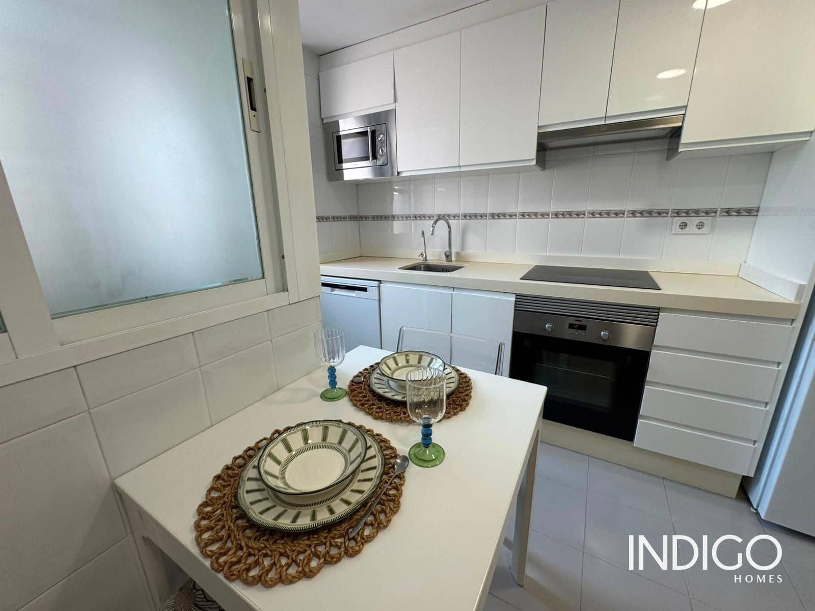 2 bedroom Flat for sale in Playa de San Juan with pool garage - € 315,000 (Ref: 9968915)