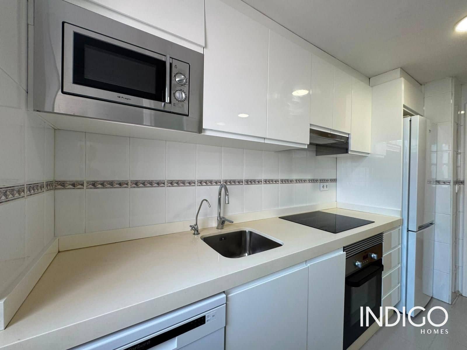 2 bedroom Flat for sale in Playa de San Juan with pool garage - € 315,000 (Ref: 9968915)