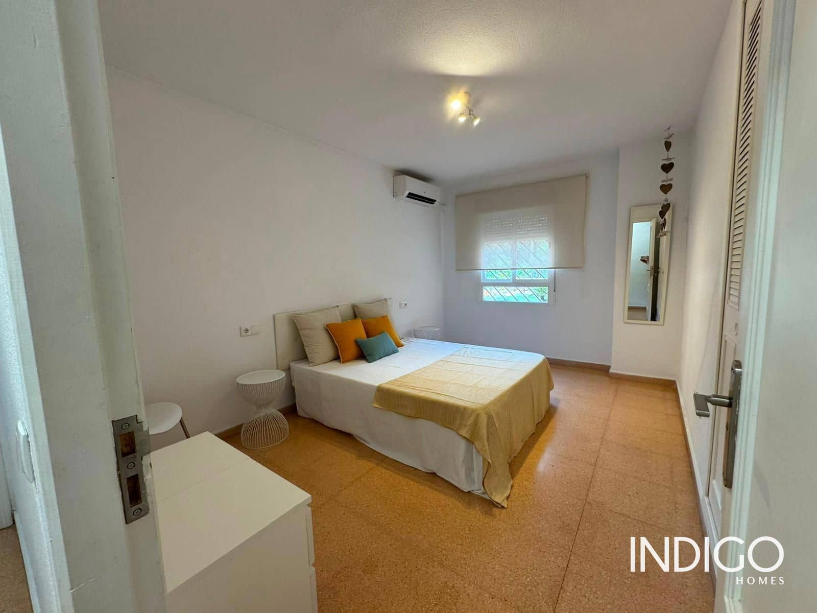 2 bedroom Flat for sale in Playa de San Juan with pool garage - € 315,000 (Ref: 9968915)