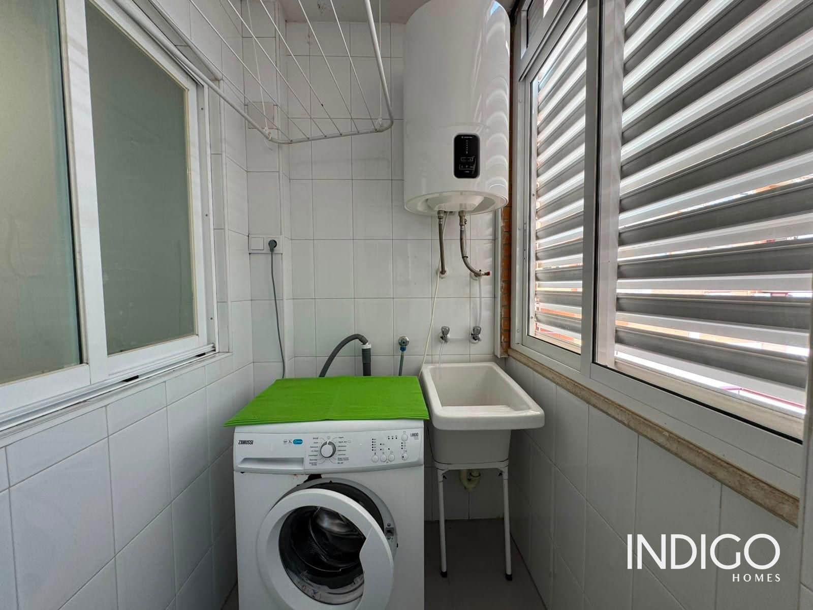 2 bedroom Flat for sale in Playa de San Juan with pool garage - € 315,000 (Ref: 9968915)