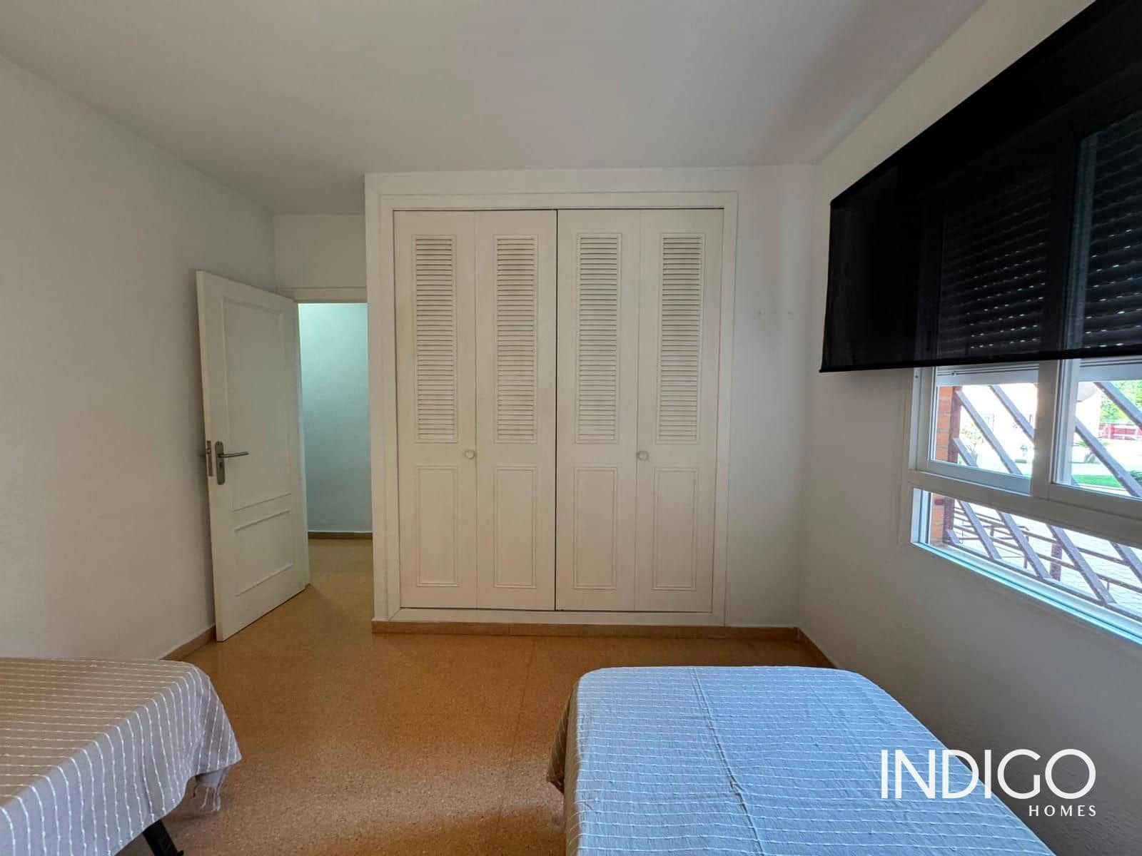 2 bedroom Flat for sale in Playa de San Juan with pool garage - € 315,000 (Ref: 9968915)