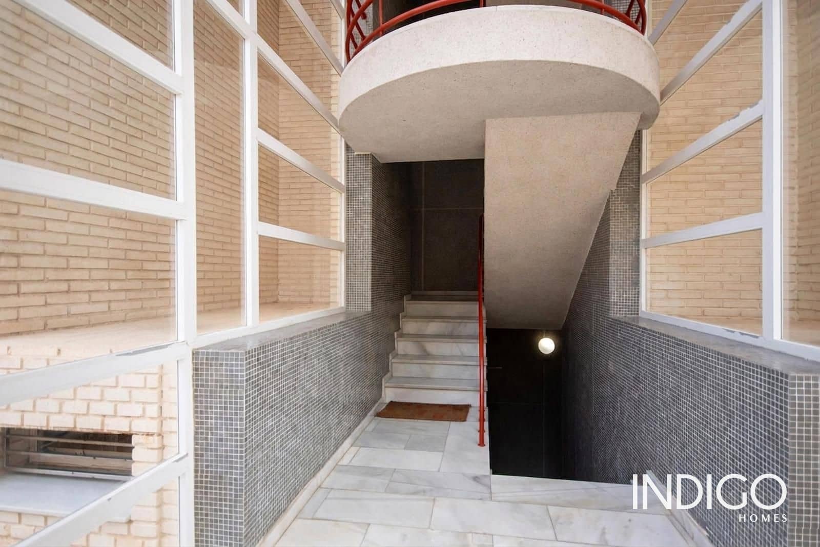 2 bedroom Flat for sale in Alicante / Alacant city with pool garage - € 455,000 (Ref: 9976626)