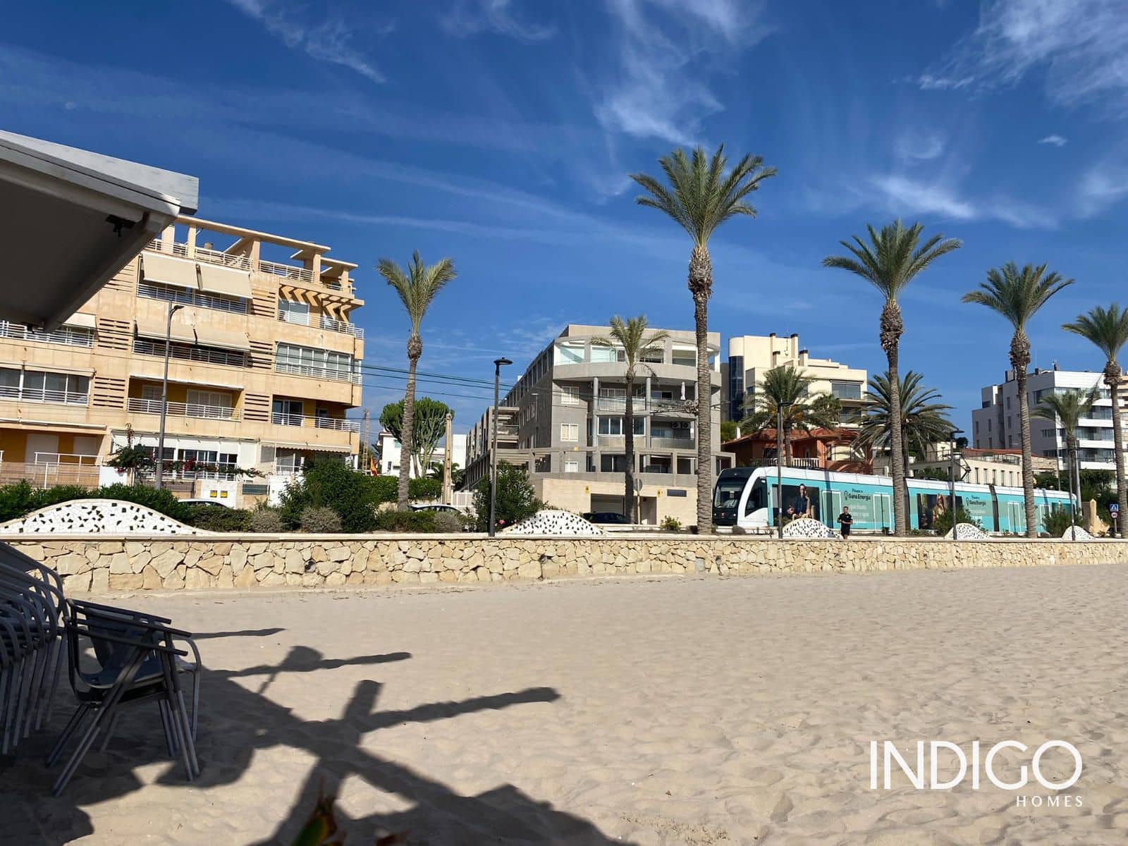 2 slaapkamer Flat te koop in Alicante stad met zwembad garage - € 429.000 (Ref: 9976626)