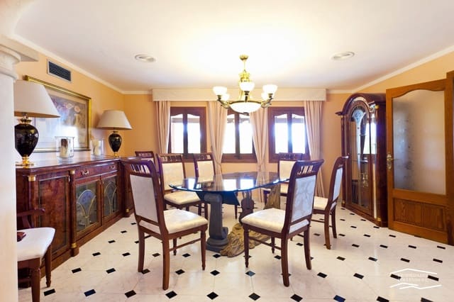 7 soverom Villa til salgs i Alcúdia med svømmebasseng garasje - € 5 775 000 (Ref: 8519724)