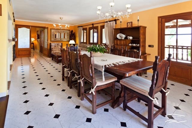 7 soverom Villa til salgs i Alcúdia med svømmebasseng garasje - € 5 775 000 (Ref: 8519724)