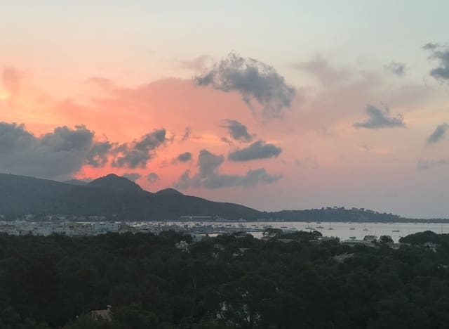 3 bedroom Apartment for sale in Port de Pollença, Pollensa / Pollença with pool garage - € 900,000 (Ref: 8602193)