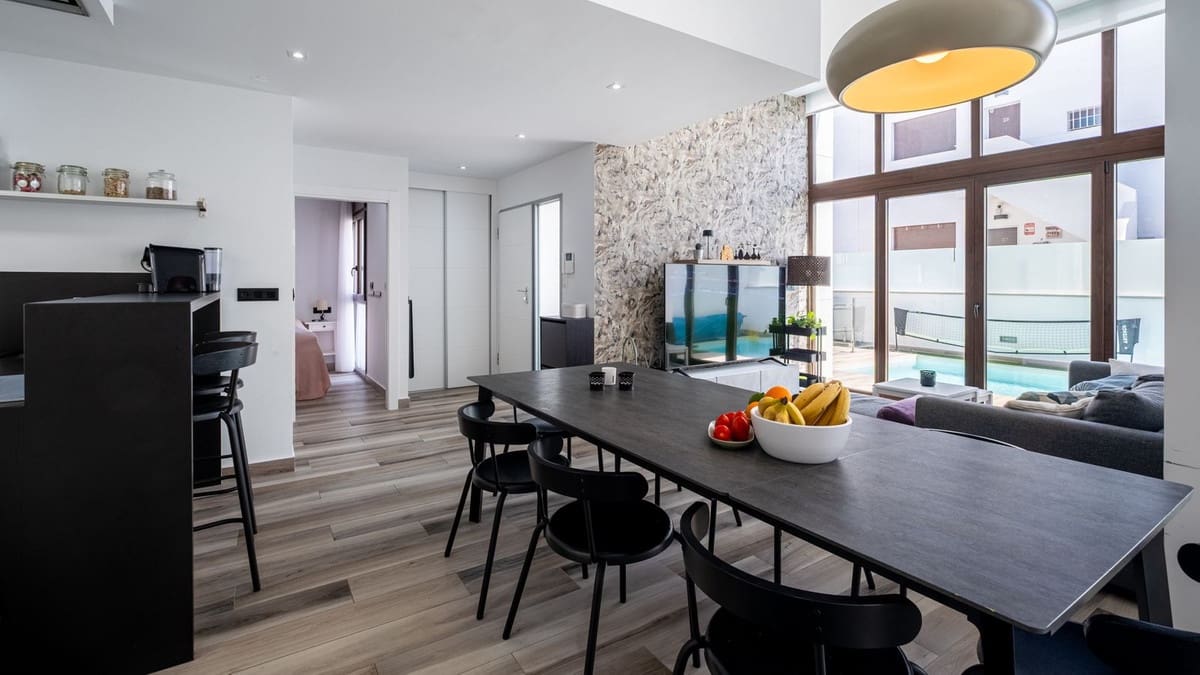 3 makuuhuone Huvila myytävänä paikassa Los Balcones mukana uima-altaan 
autotalli - 479 000 € (Ref: 10085472)