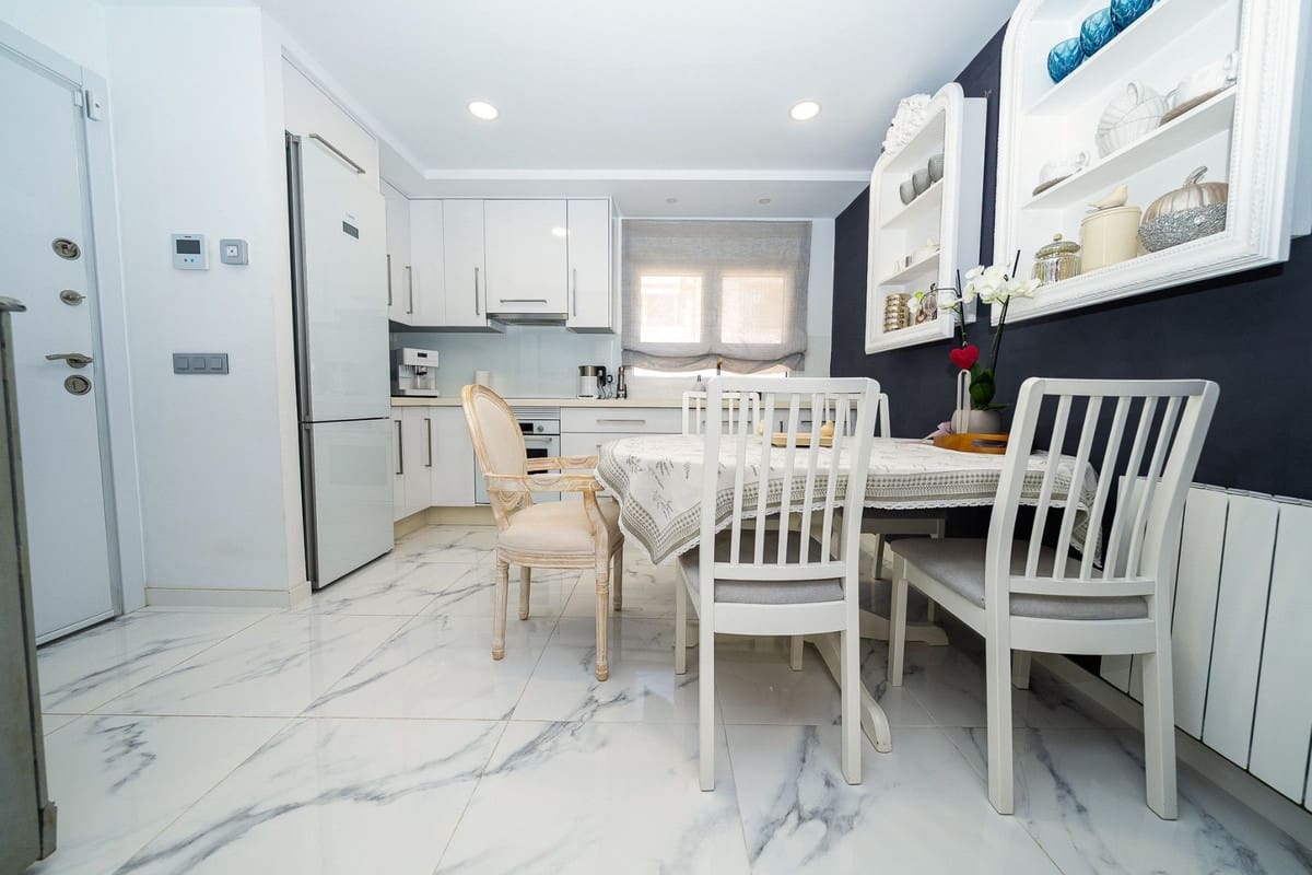 4 slaapkamer Villa te koop in Pilar de la Horadada met zwembad garage - € 395.000 (Ref: 10131161)