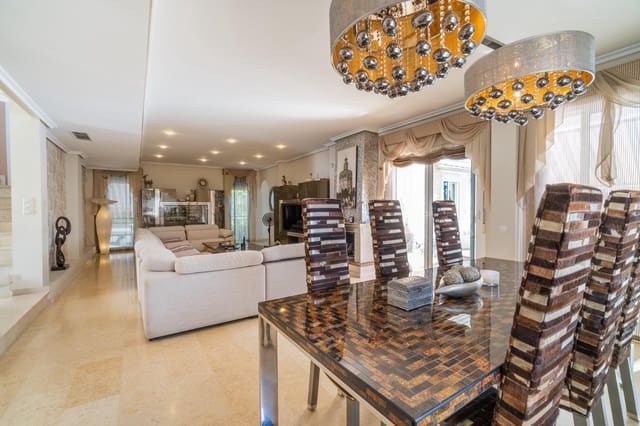 5 chambre Villa/Maison à vendre à Torrevieja avec piscine - 1 090 000 € (Ref: 10136430)