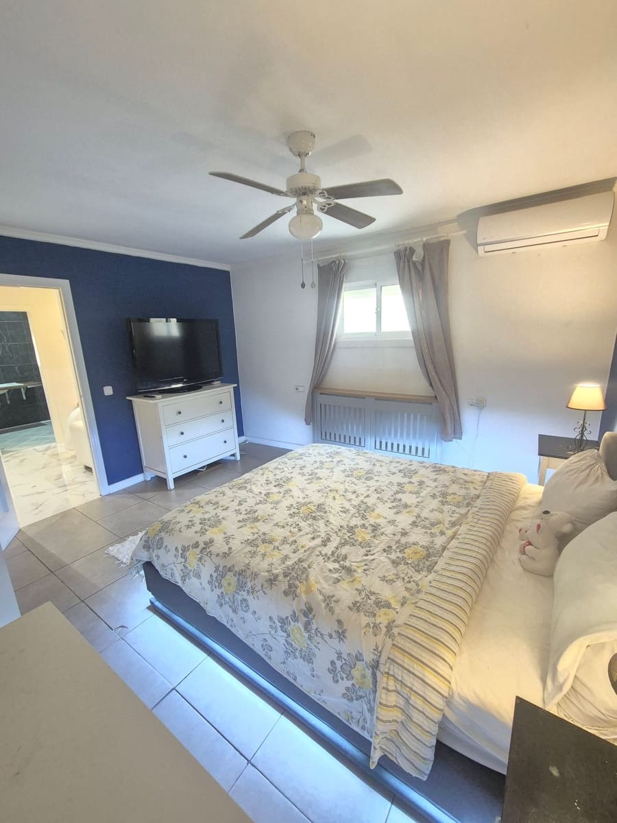 5 quarto Moradia para venda em San Miguel de Salinas com piscina - 445 000 € (Ref: 8634226)