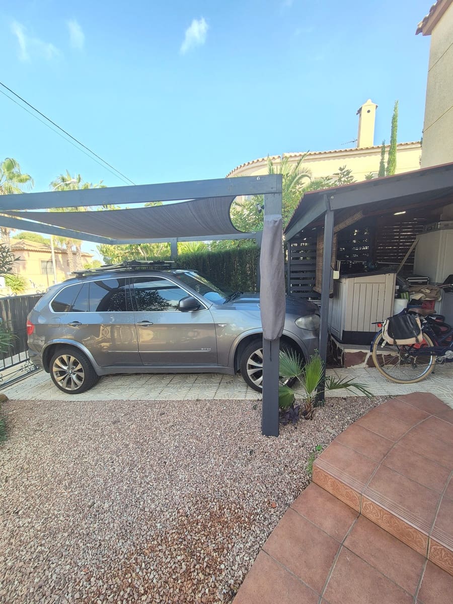 5 quarto Moradia para venda em San Miguel de Salinas com piscina - 445 000 € (Ref: 8634226)