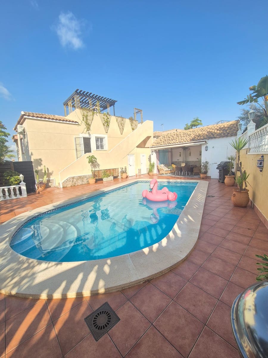 5 quarto Moradia para venda em San Miguel de Salinas com piscina - 445 000 € (Ref: 8634226)