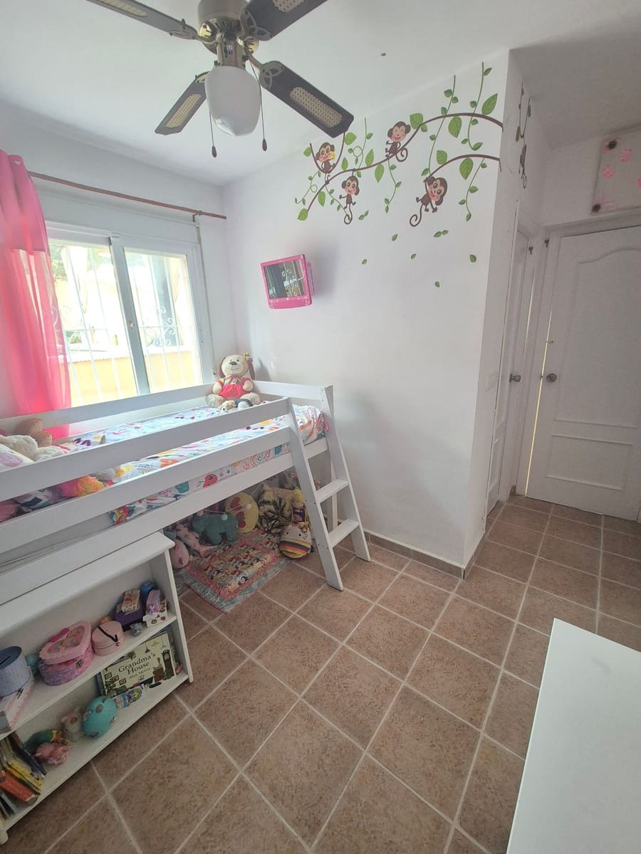 5 quarto Moradia para venda em San Miguel de Salinas com piscina - 445 000 € (Ref: 8634226)