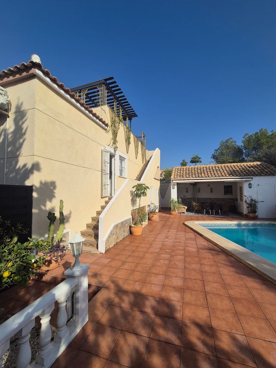 5 quarto Moradia para venda em San Miguel de Salinas com piscina - 445 000 € (Ref: 8634226)