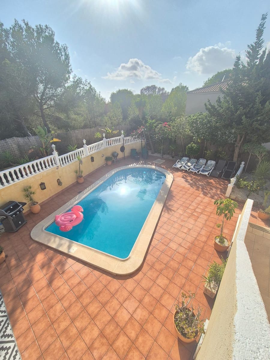 5 quarto Moradia para venda em San Miguel de Salinas com piscina - 445 000 € (Ref: 8634226)