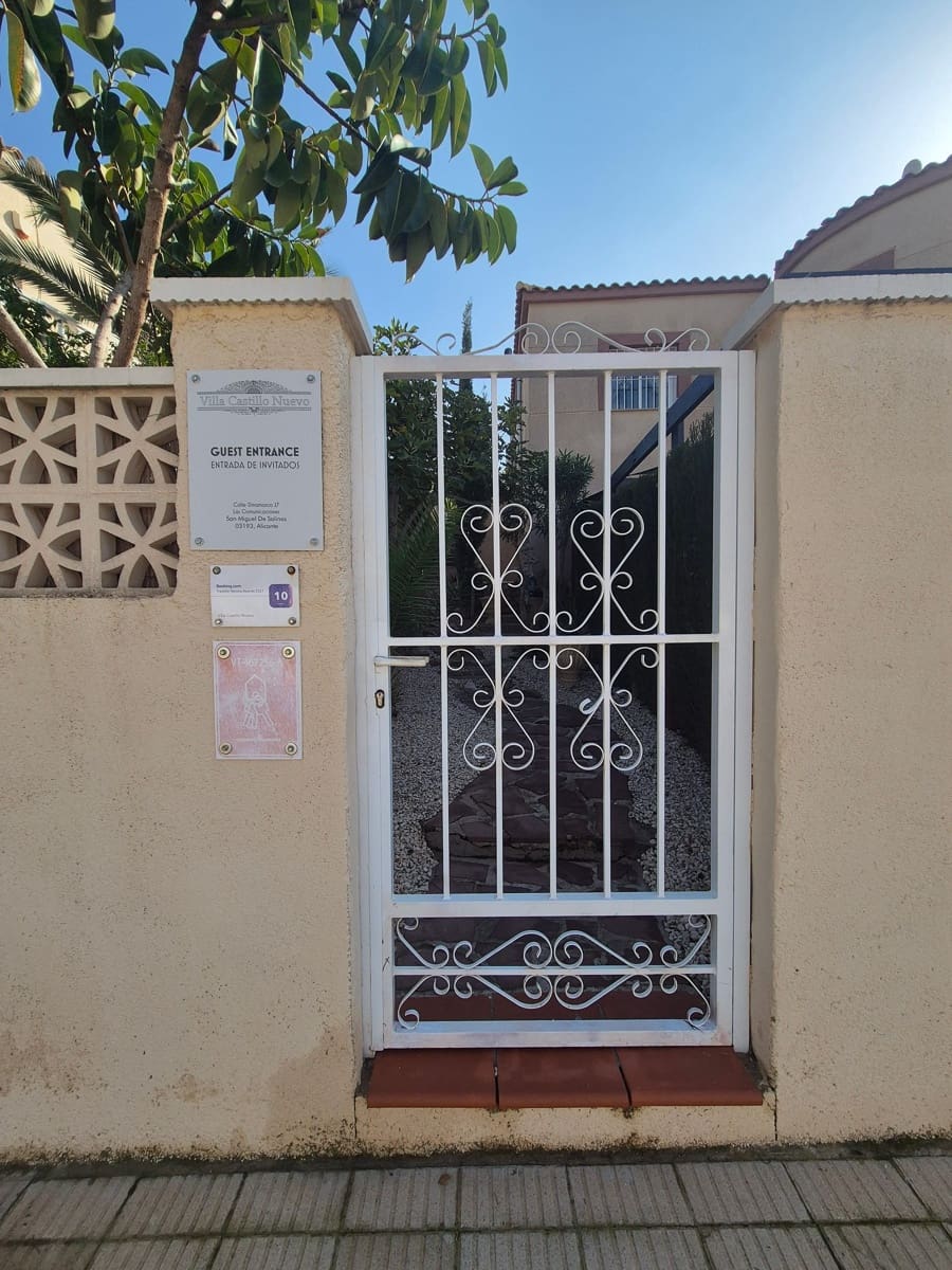 5 quarto Moradia para venda em San Miguel de Salinas com piscina - 445 000 € (Ref: 8634226)