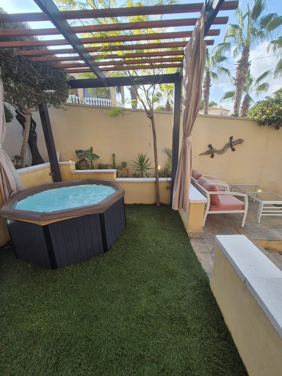 5 quarto Moradia para venda em San Miguel de Salinas com piscina - 445 000 € (Ref: 8634226)