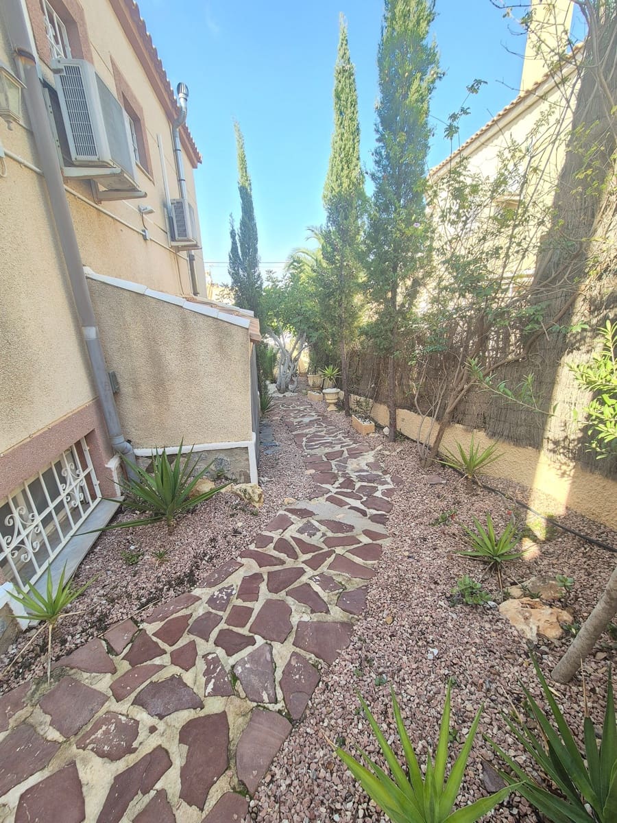 5 quarto Moradia para venda em San Miguel de Salinas com piscina - 445 000 € (Ref: 8634226)