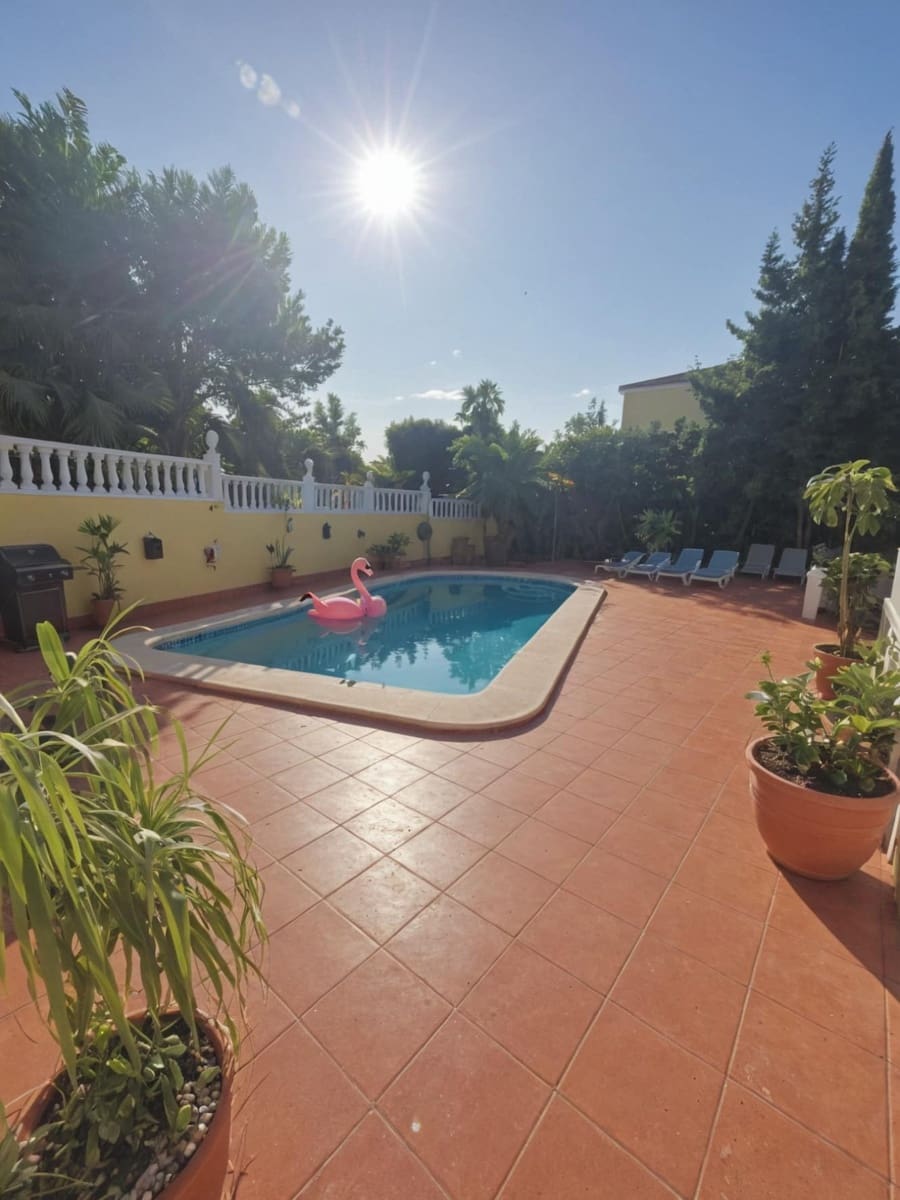 5 quarto Moradia para venda em San Miguel de Salinas com piscina - 445 000 € (Ref: 8634226)