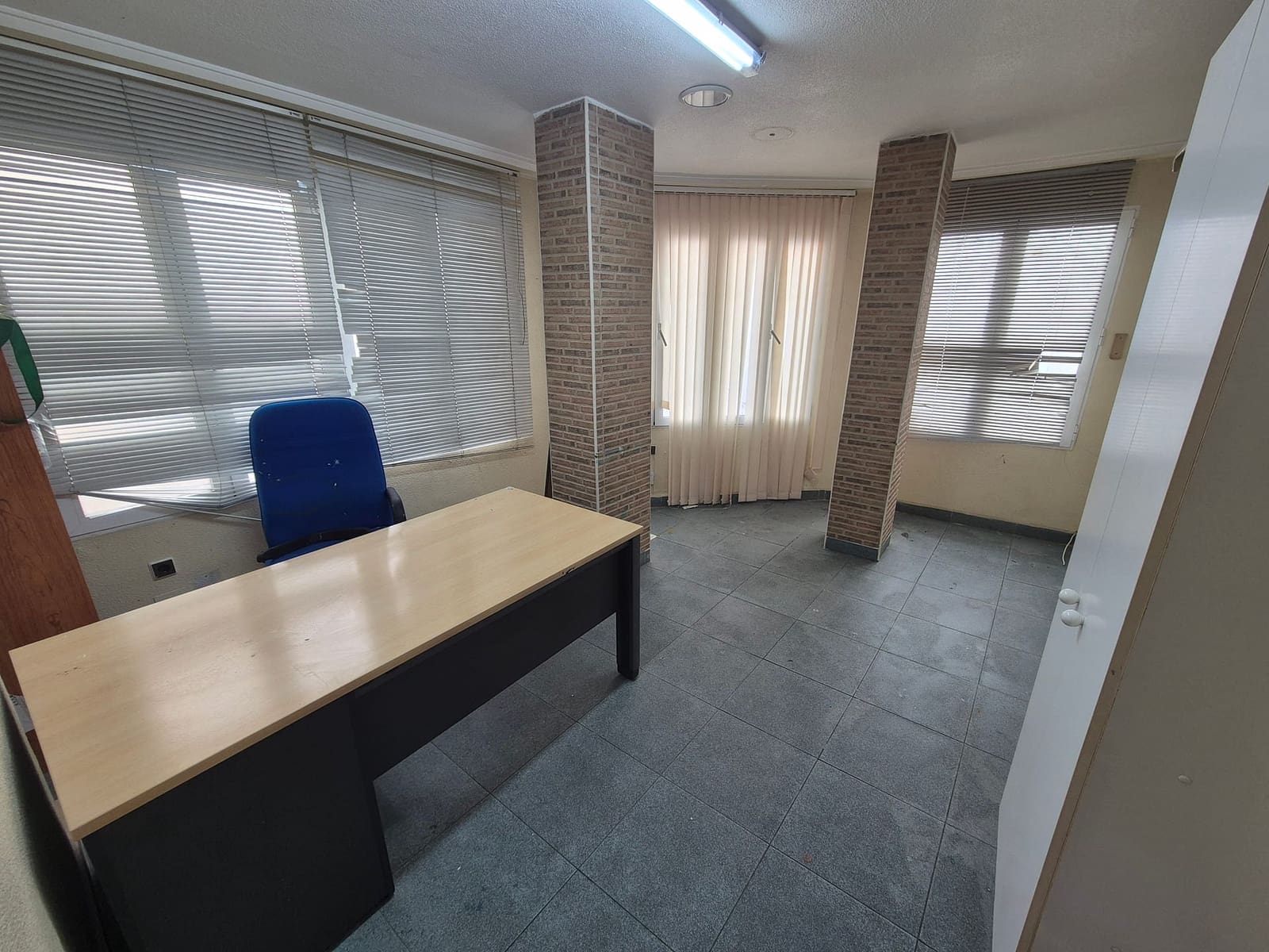 2 sovrum Kommersiell till salu i Torrevieja - 200 000 € (Ref: 9355518)