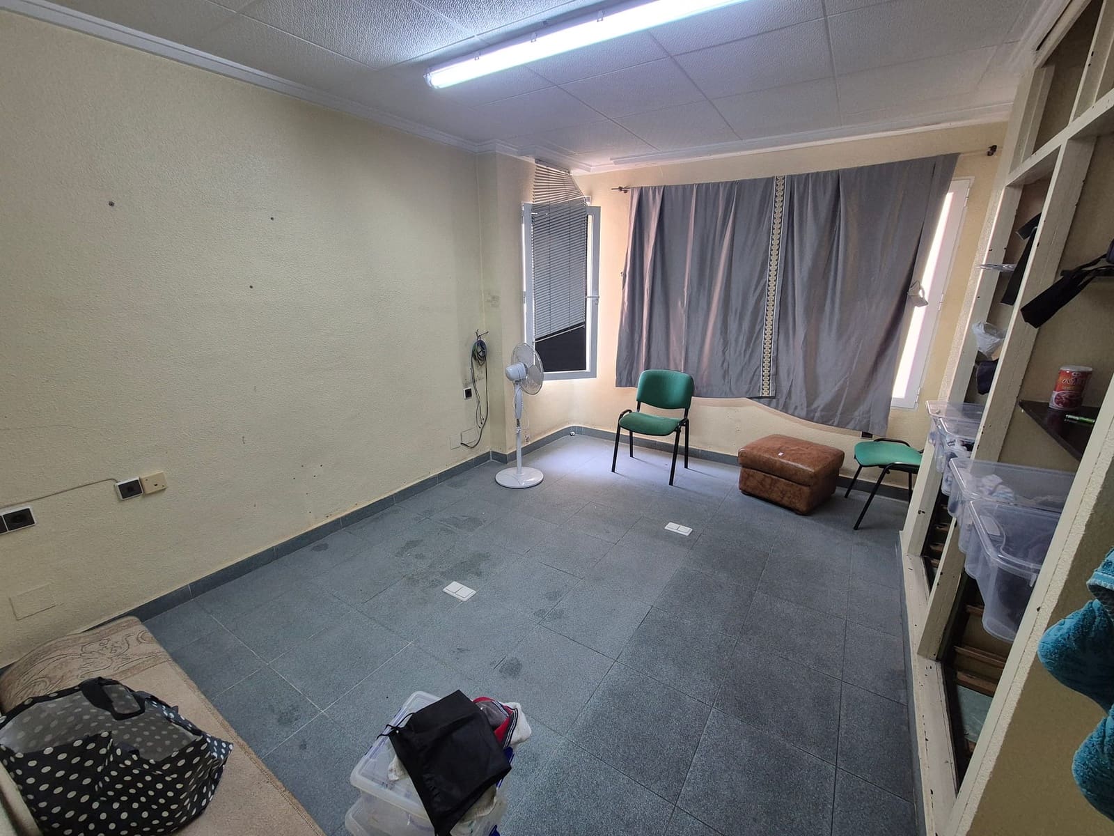 2 sovrum Kommersiell till salu i Torrevieja - 200 000 € (Ref: 9355518)