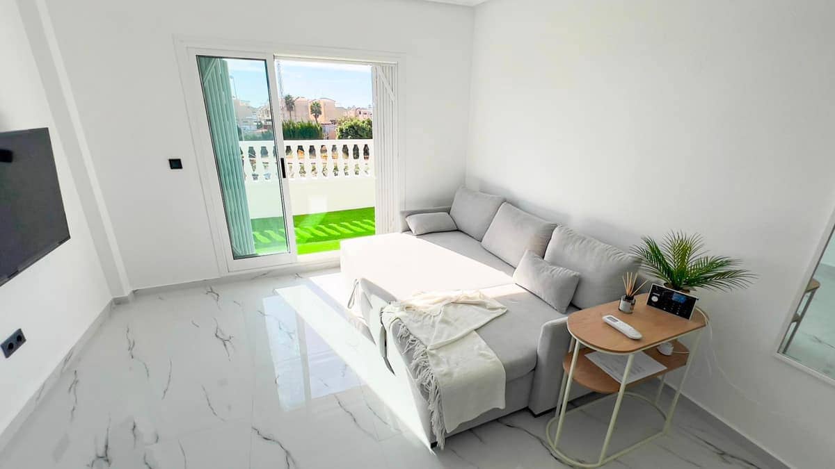 1 sypialnia Apartament na sprzedaż w Orihuela Costa z basenem - 170 000 € (Ref: 9465185)