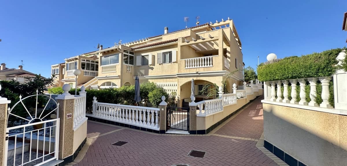 3 bedroom Apartment for sale in Playa Flamenca - € 275,000 (Ref: 9465187)