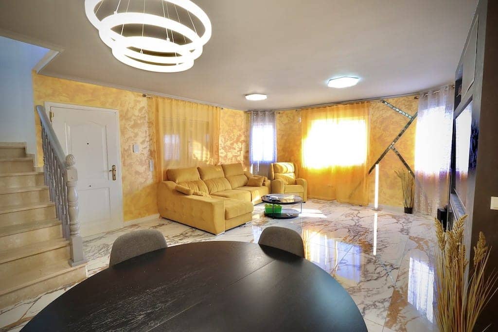 4 soveværelse Byhus til salg i San Miguel de Salinas - € 339.000 (Ref: 9465190)