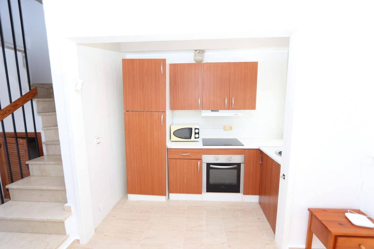 2 bedroom Townhouse for sale in Los Balcones with pool - € 160,000 (Ref: 9465193)