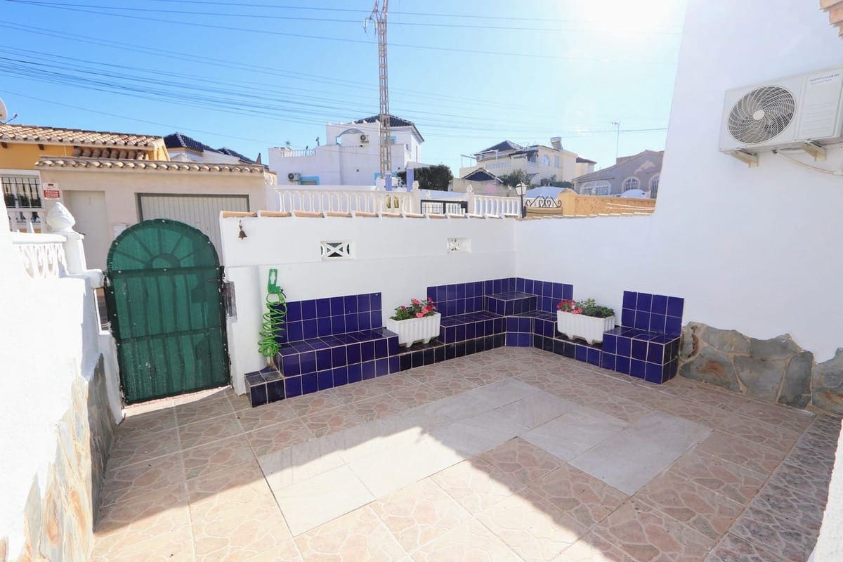 2 bedroom Townhouse for sale in Los Balcones with pool - € 160,000 (Ref: 9465193)