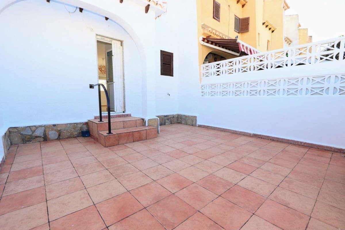 2 bedroom Townhouse for sale in Los Balcones with pool - € 160,000 (Ref: 9465193)