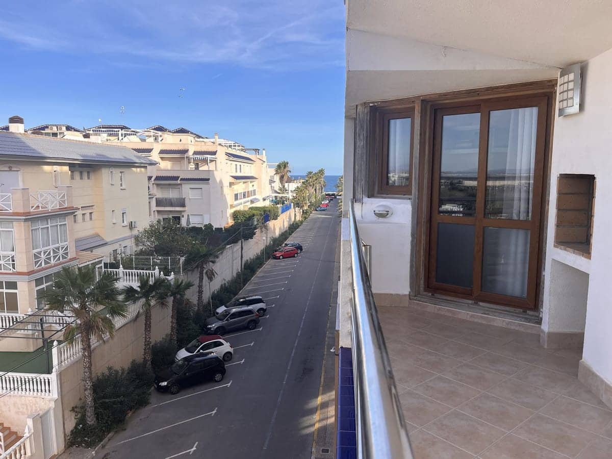 1 bedroom Apartment for sale in Torrevieja - € 155,000 (Ref: 9465195)