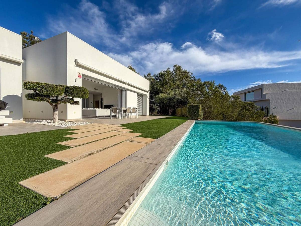3 bedroom Villa for sale in Las Colinas Golf with pool - € 949,000 (Ref: 9485514)