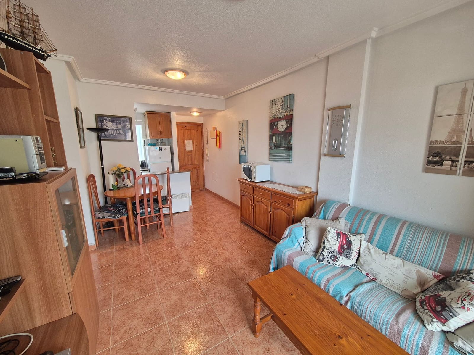 2 bedroom Apartment for sale in Torrevieja with pool - € 109,950 (Ref: 9503853)