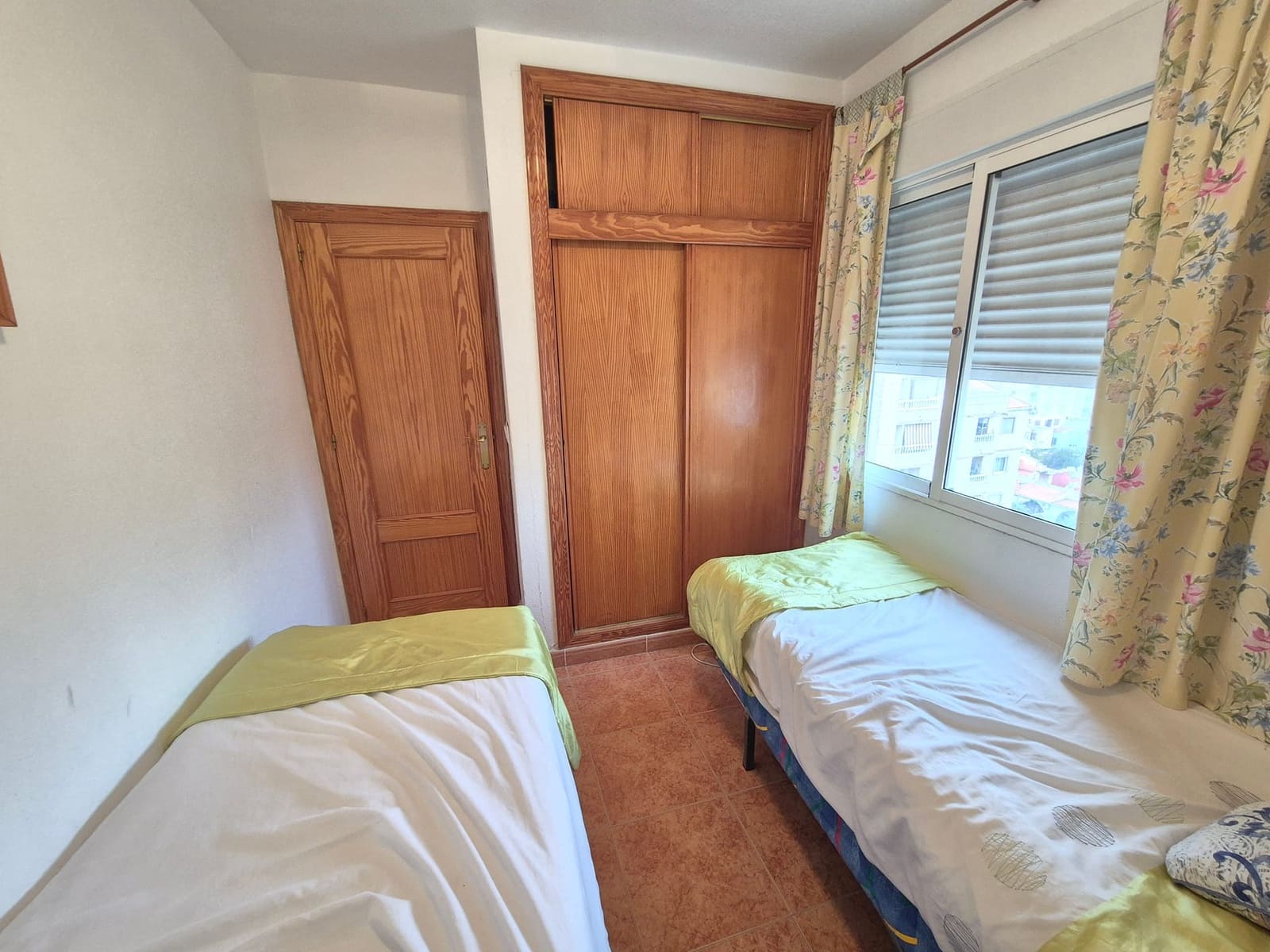 2 bedroom Apartment for sale in Torrevieja with pool - € 109,950 (Ref: 9503853)