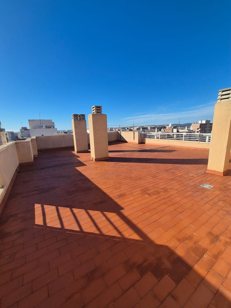 2 bedroom Apartment for sale in Torrevieja with pool - € 109,950 (Ref: 9503853)